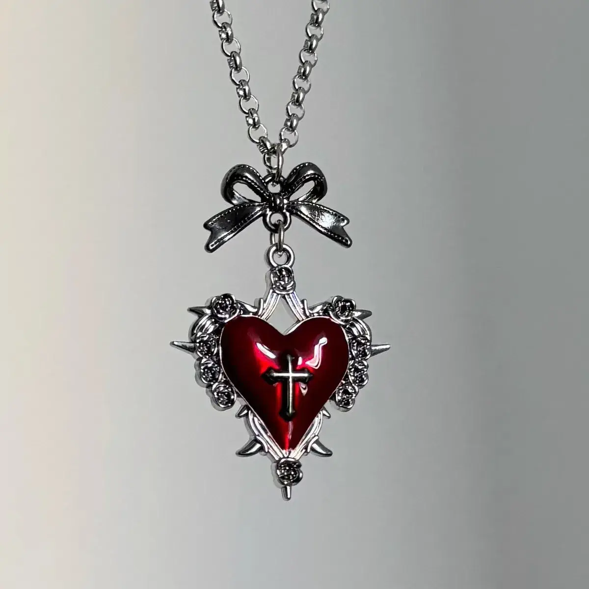 Fashion Gothic Cross Heart Necklace Women Pagan Witchcraft Jewelry Accessories Gift Bow Retro Rose Heart Pendant Choker