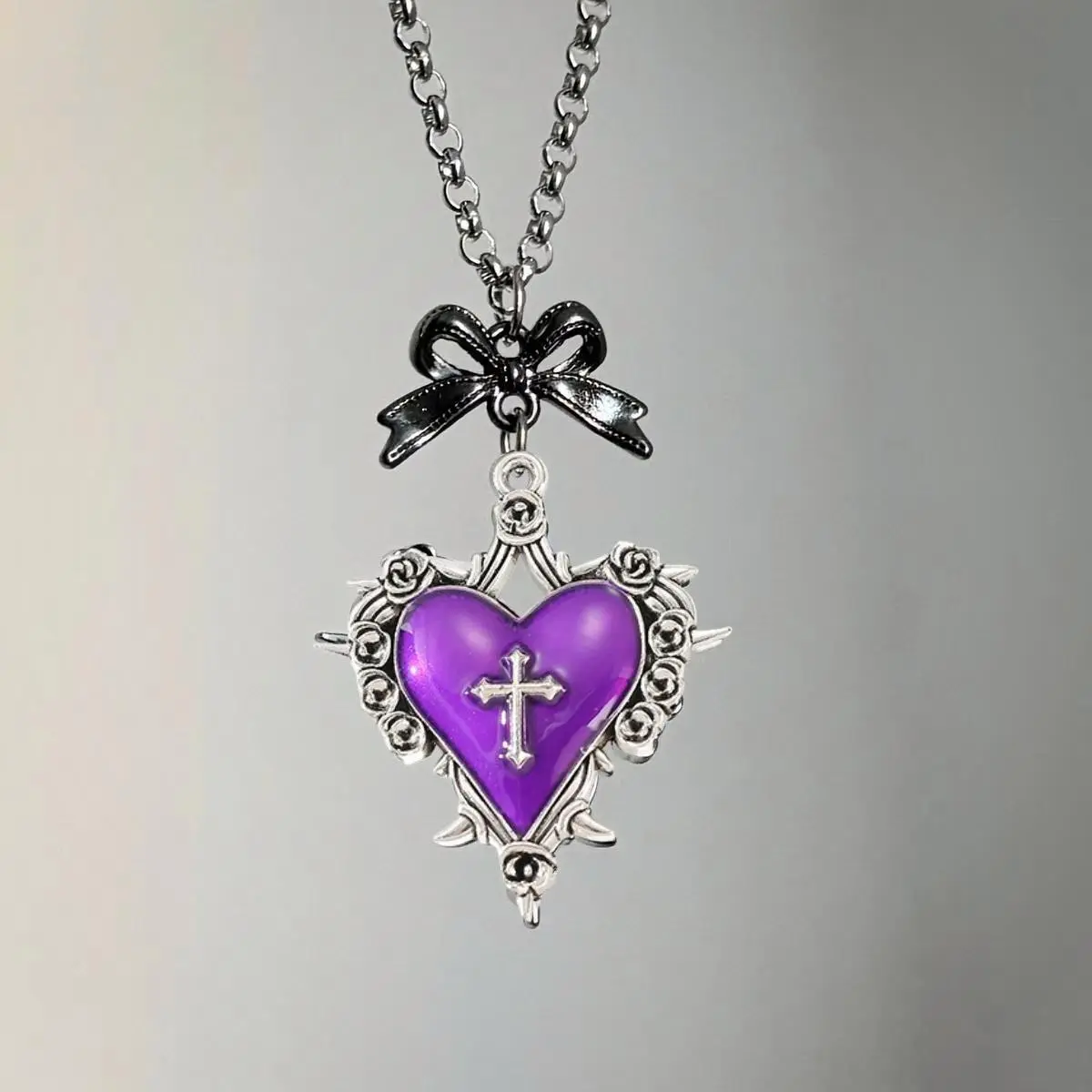 Fashion Gothic Cross Heart Necklace Women Pagan Witchcraft Jewelry Accessories Gift Bow Retro Rose Heart Pendant Choker