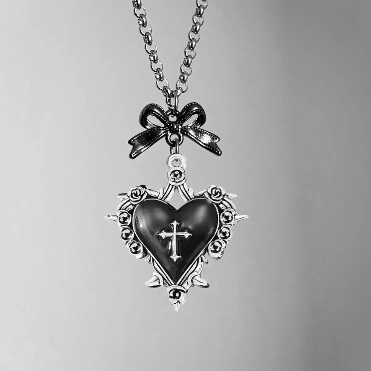 Fashion Gothic Cross Heart Necklace Women Pagan Witchcraft Jewelry Accessories Gift Bow Retro Rose Heart Pendant Choker
