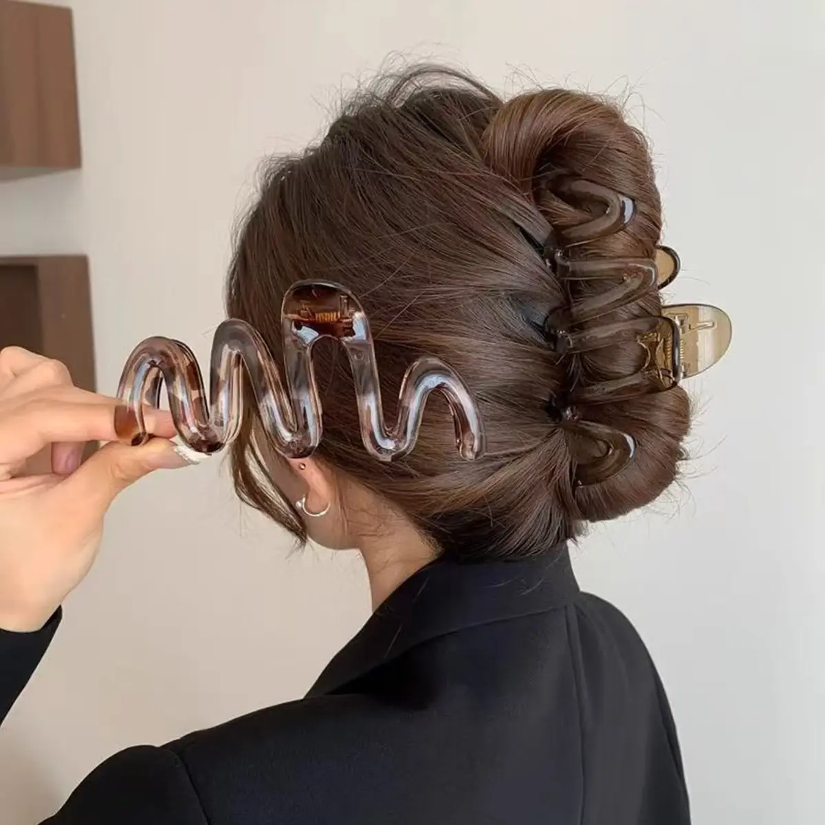 High Quality Stylish Oversized Size Acetic Acid Shark Clip Disc Grip Clip Wave Fashion Hair Grip Women's Premium Sense Hair Claw
