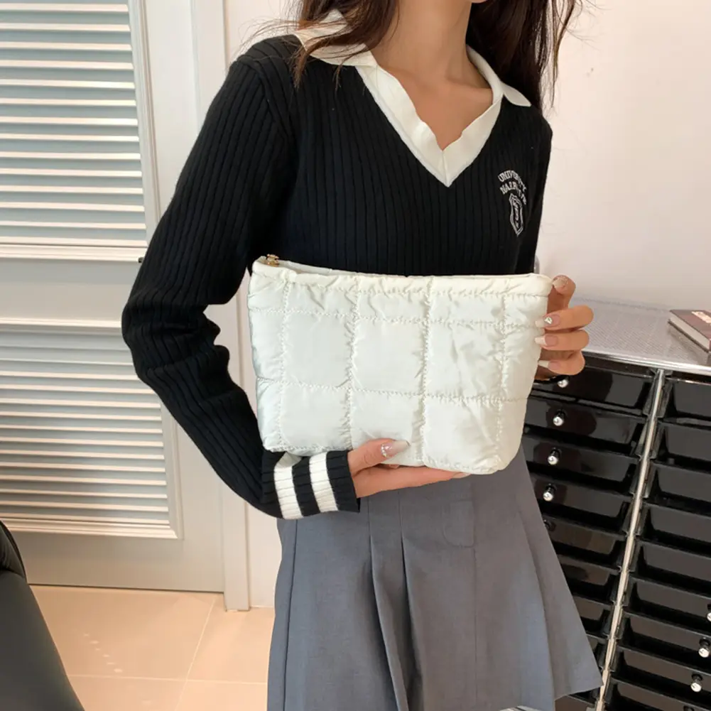 Women Cosmetic Pouch Padded Quilted Makeup Pouch Large Capacity Makeup Organizer Bag Solid Color Travel Cosmetic Bag