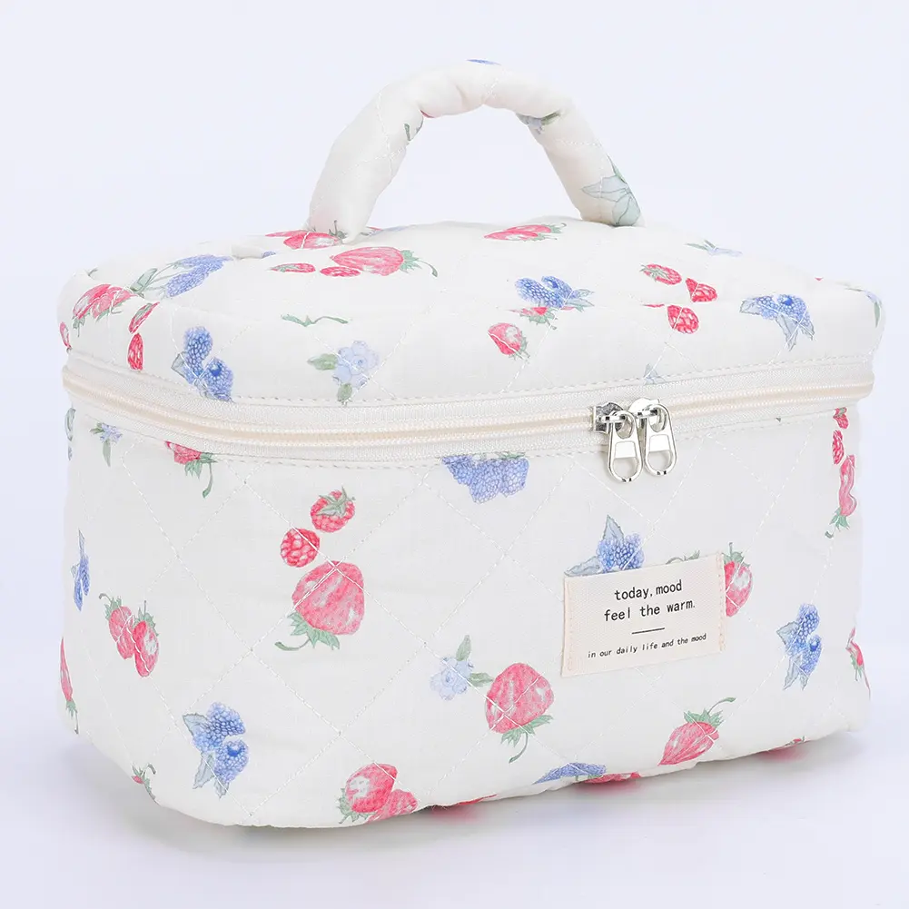 3Pcs Cute Quilted Cosmetic Bag Strawberry Print Quilting Storage Bag Aesthetic Toiletry Purse Bathroom Shower Travel Bag