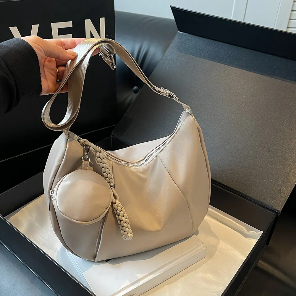 Crescent Bag for Women with Inner Pocket Hobo Bag Nylon Adjustable Strap Crossbody Bag Zipper Handbag for Work Travel