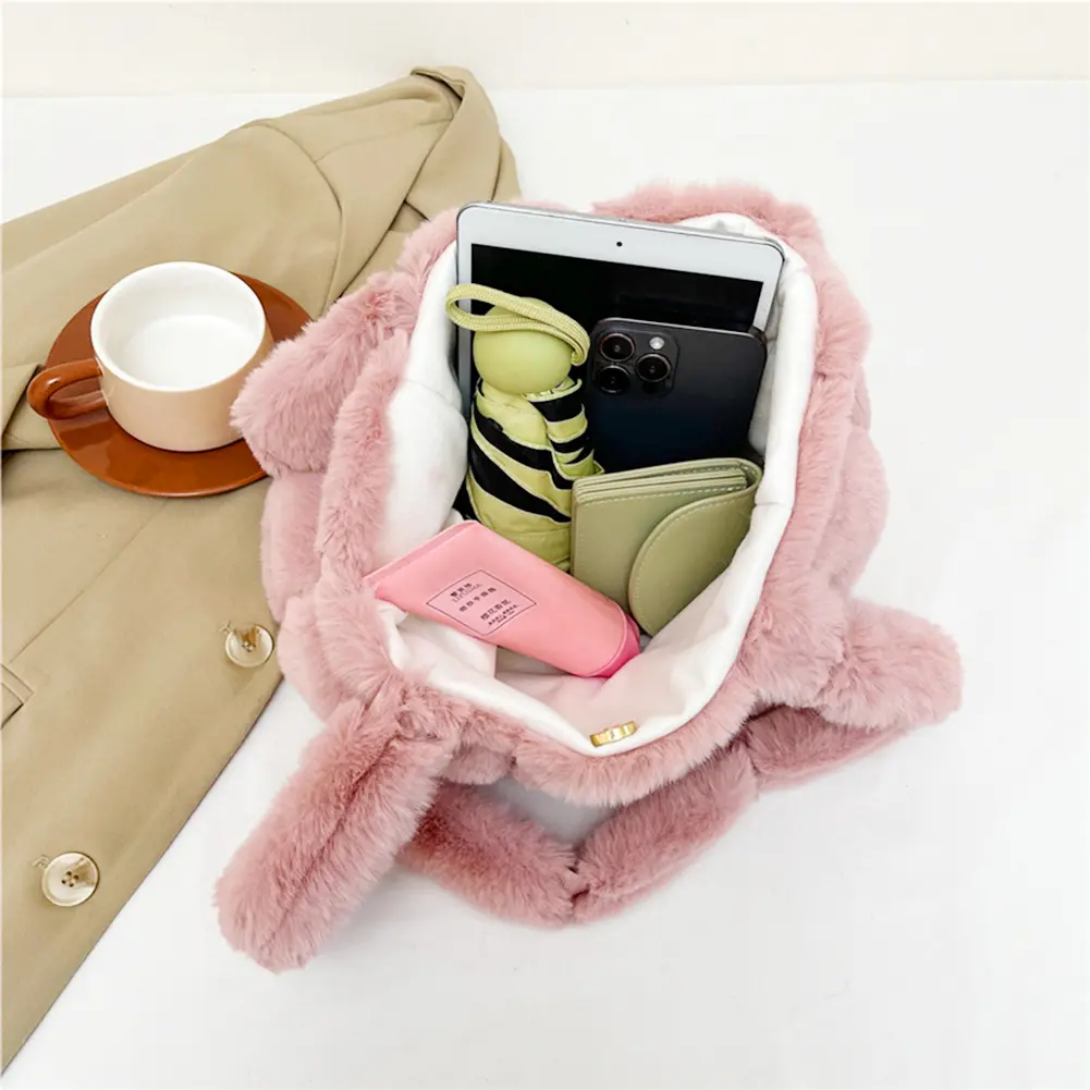 Women Plush Shoulder Bag Fashion Tote Bag Large Capacity Fluffy Handbag Solid Color Casual Furry Tote Purse for Autumn Winter