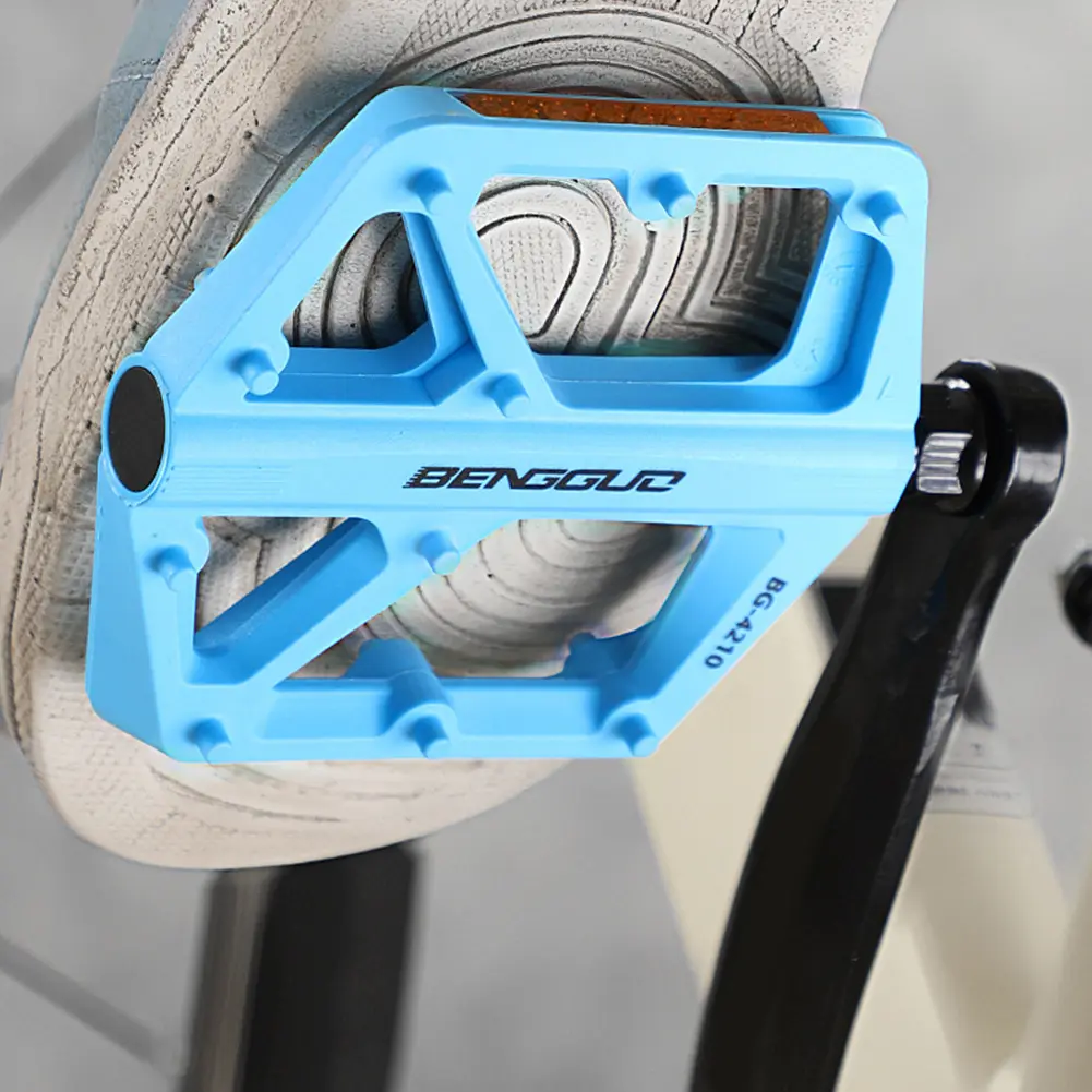 Double DU Bearing Nylon Bicycle Pedals with Reflector Ultralight Bike Pedals Bicycle Platform Pedals Bike Accessories