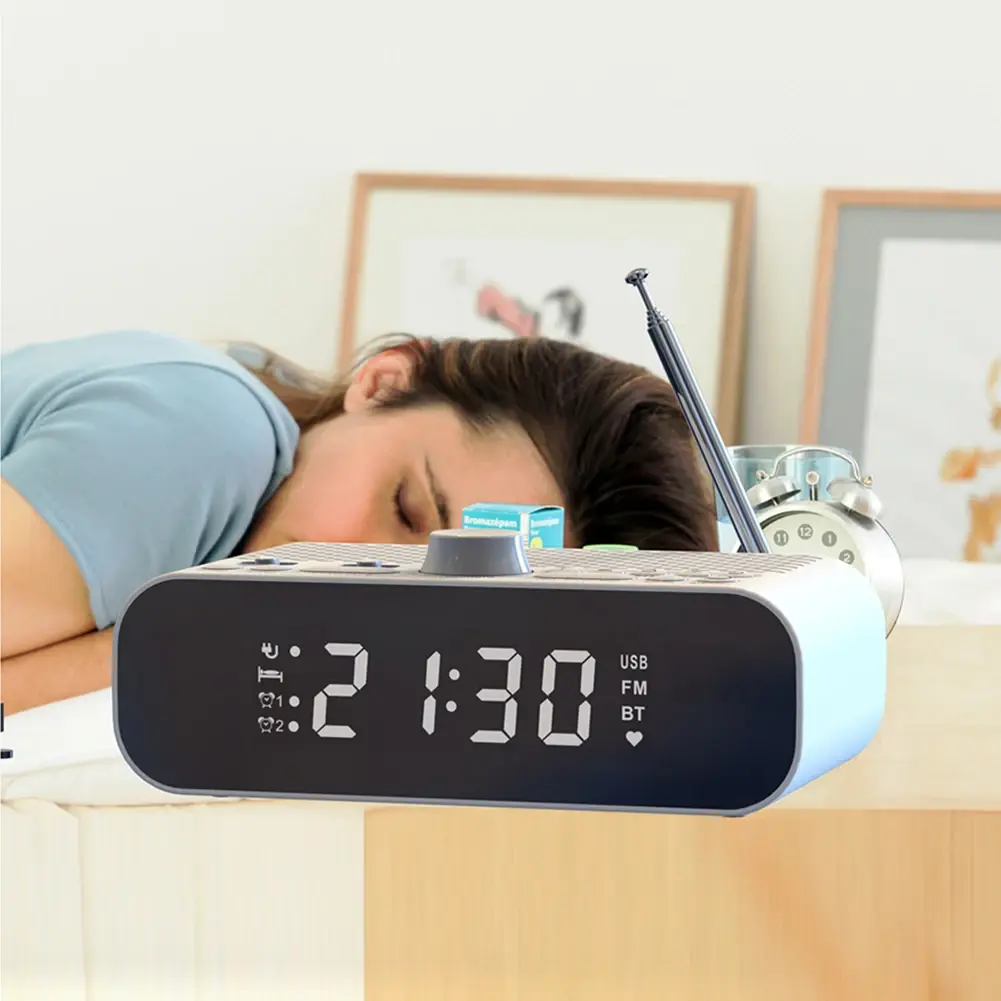 Digital Alarm Clock Radio Portable BT FM Radio Rechargeable Digital Radio with Auto-Off Timer Clock Radio for Bedroom