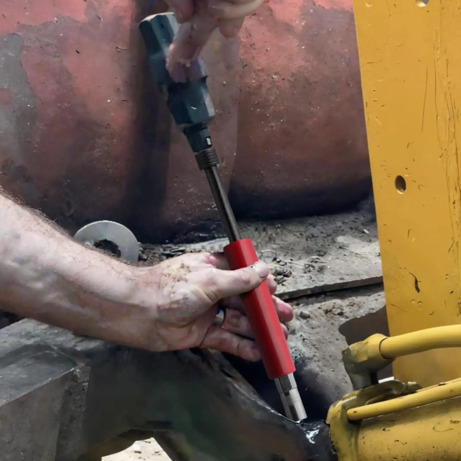 Grease Fitting Cleaning Tool Stainless Steel Easy Using Zerk Fitting Cleaning Tool for Vehicle Maintenance Grease Joint Cleaner
