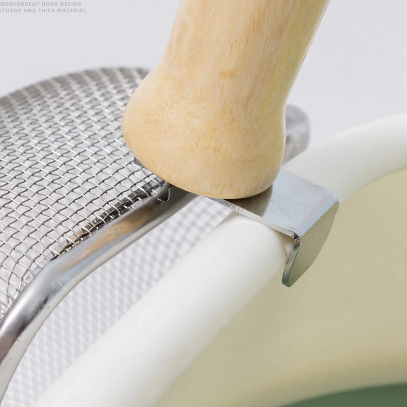 Fine Fesh Cat Litter Net Shovel Metal Mesh Cat Litter Shovel Reptile Wooden Handle Sand Shovel Cleaning Feces Pet Cleaning Tool