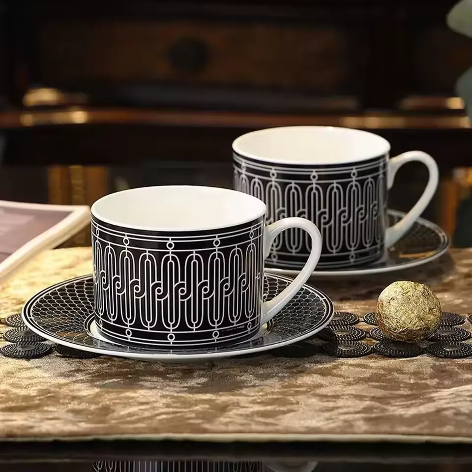 European Retro Light Luxury Ceramic Coffee Cup Home Bone China Cup And Saucer Set English Afternoon Tea Creative Teacup Cup Gift