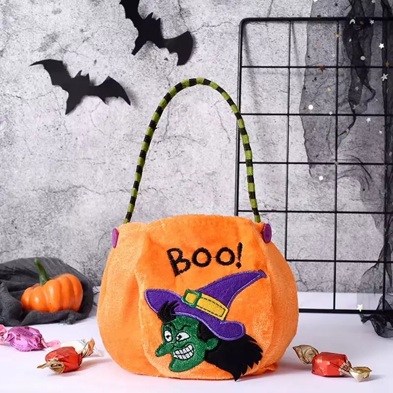 Halloween Party Prank Candy Tote Bag Pumpkin Candy Bag Trick or Treat Velvet Candy Orange Pumpkin Bag Scene Decoration Gift Bag