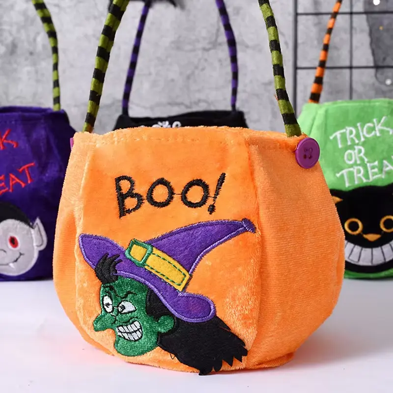 Halloween Party Prank Candy Tote Bag Pumpkin Candy Bag Trick or Treat Velvet Candy Orange Pumpkin Bag Scene Decoration Gift Bag
