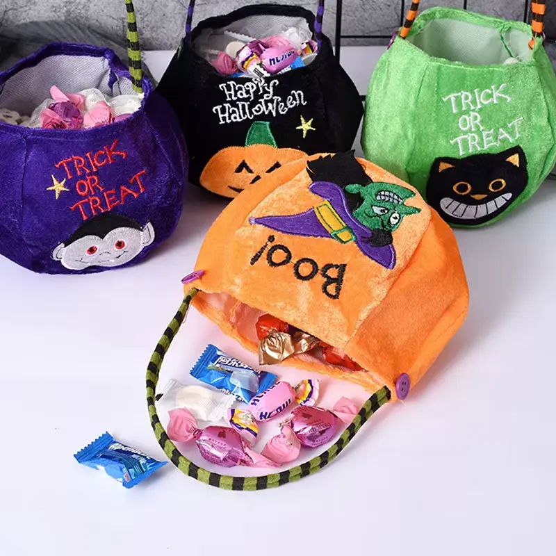 Halloween Party Prank Candy Tote Bag Pumpkin Candy Bag Trick or Treat Velvet Candy Orange Pumpkin Bag Scene Decoration Gift Bag