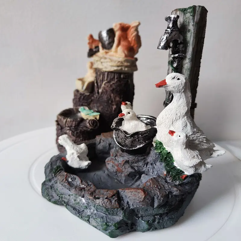 Squirrel Duck Sculpture Garden Garden Home Decoration Resin Decoration Pool Fountain Landscape Statue Forest Garden Decoration
