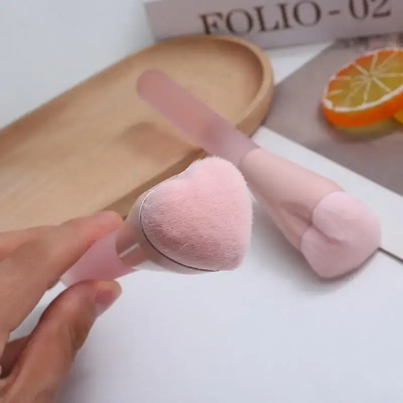 Heart-Shaped Foundation Brush Single Box Professional Makeup Artist Tool Perfect For Gift And Flawless Base Makeup Application