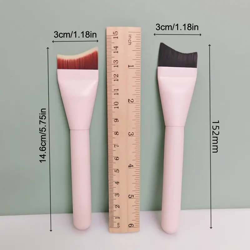 1PCS Ultra Thin Crescent Foundation Brush Lightweight Face Contour Brush Wooden Handle Contour Brush Mixed Foundation Cream Tool