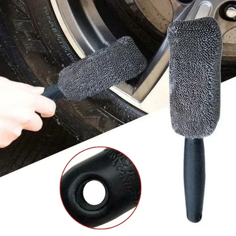 Wash The Car Wheel Hub With a Small Braid And a Soft Bristled Brush For Cleaning And Cleaning. Use a Tire Brush For Cleaning