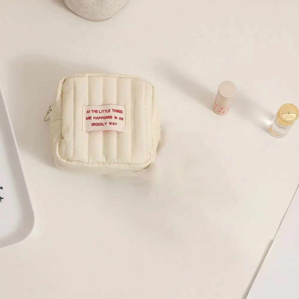 Small Earphone Lipsticks Sanitary Pads Storage Organizer Pouch Bag Case Mini Zipper Women Makeup Cosmetic Bag Coin Purse Wallet