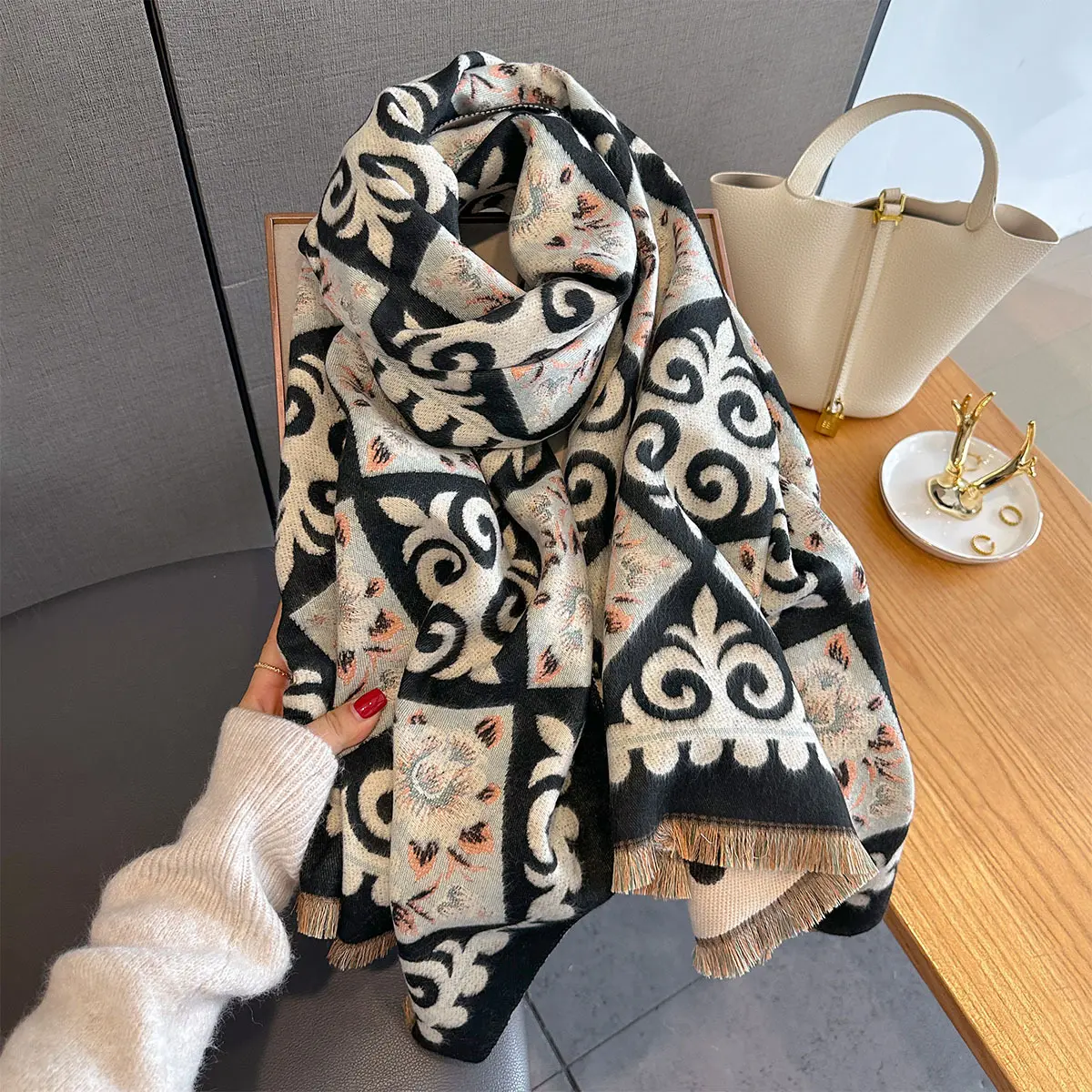 2025 Elegance Two-Sided Print Scarf For Women Soft Warm Pashmina Taessl Shawl Autumn Winter Outdoor Coldproof Windproof Blanket