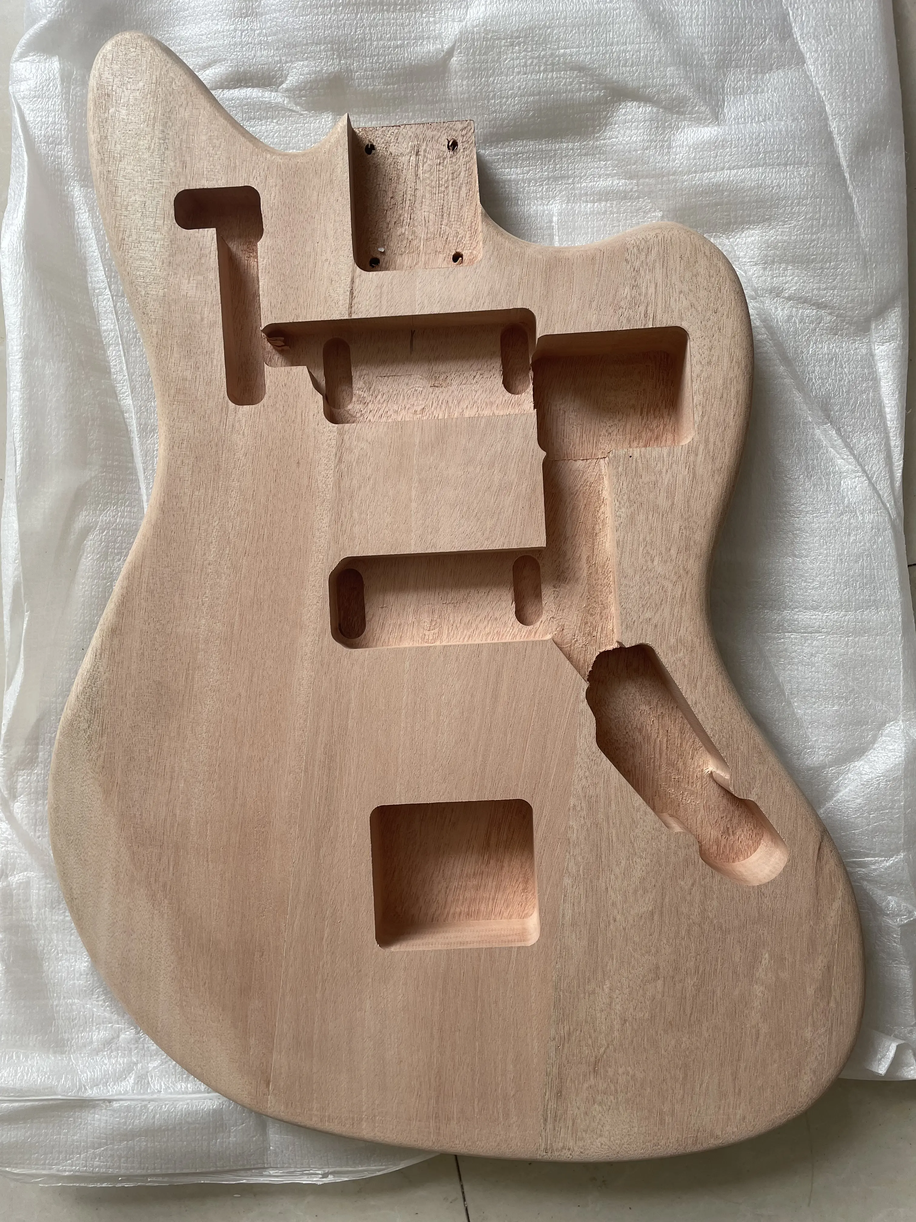 Mahogany Wood Electric Guitar Body, Unfinished, Jm Barrel, DIY Parts, Accessories, Luthier Tool, 25.5 "Neck, Brand New
