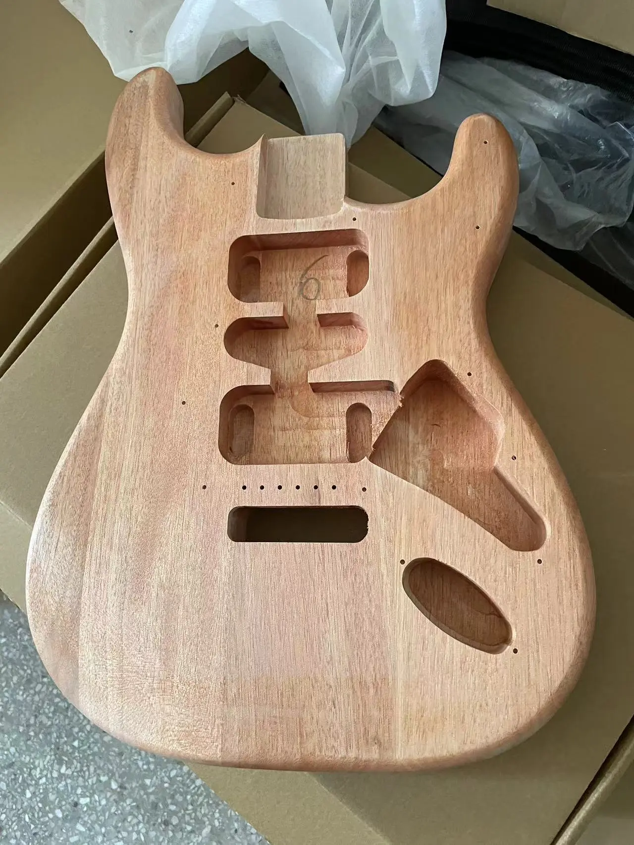 Mahogany Wood Electric Guitar Body, Unfinished DIY, DIY Custom Guitar, Barrel Part, 5.7cm Pocket Width, S T, High Quality