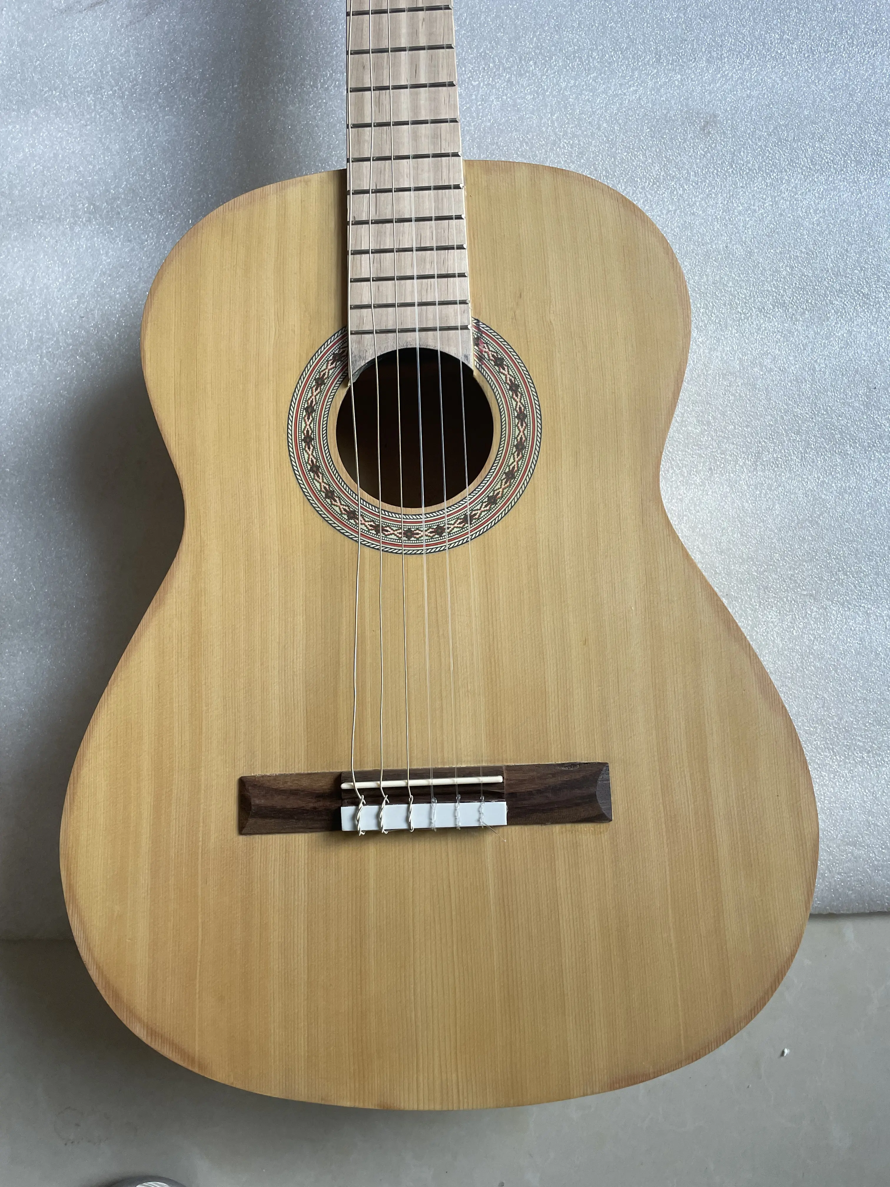 stock slat defective,39"original acoustic guitar 39 inches plywood classcial guitar student beginner classic guitar