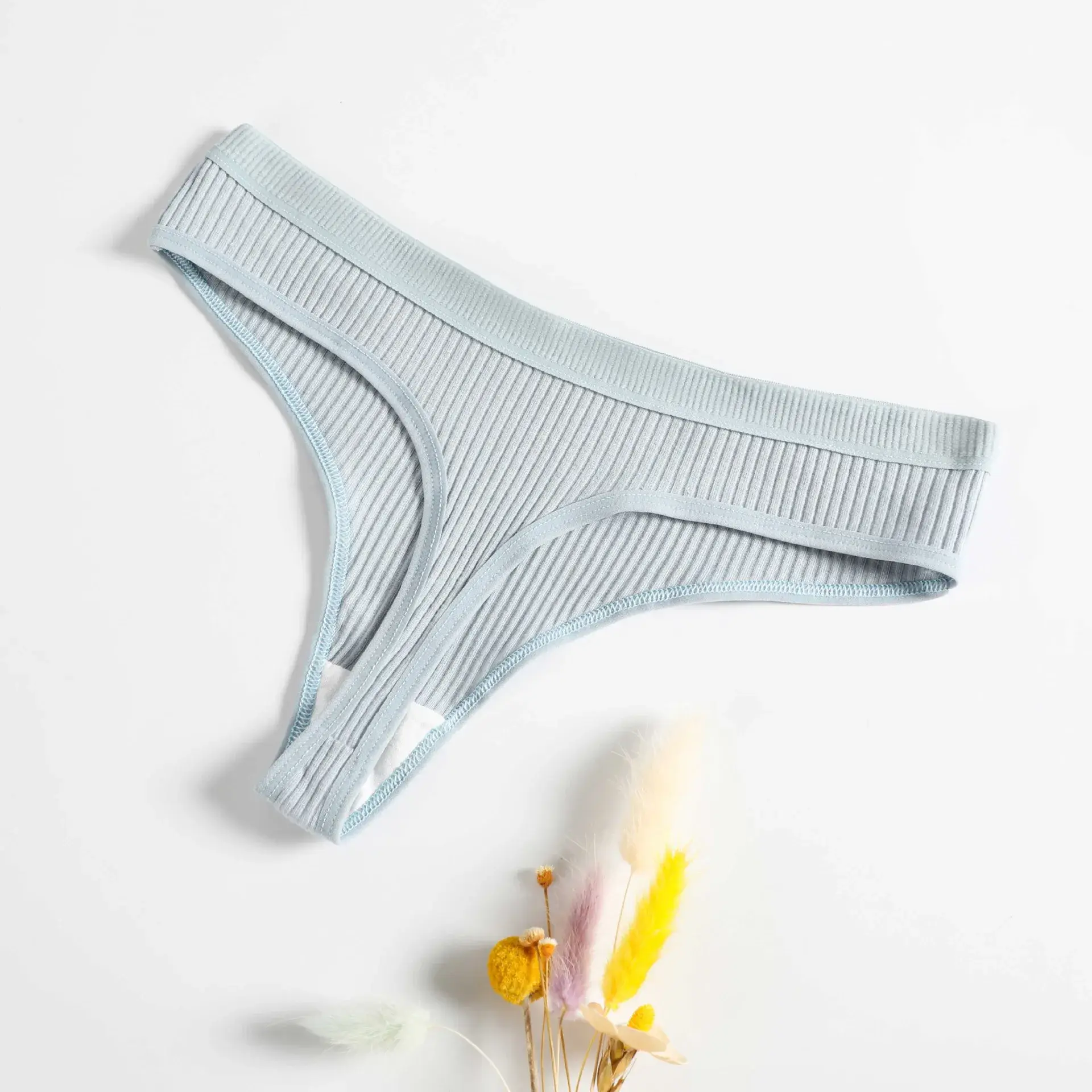 Women's Panties Seamless Ribbed Thongs Low Waist Underpants Comfortable Cotton G-strings Solid Color Underwear Female Lingerie
