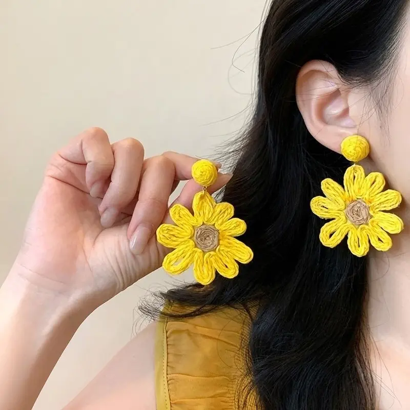 Bohemian Hand-Woven Flower Earring Fresh Elegant Sweet Raffia Fashion Stud Ear Decorations Accessories Ear Jewelry Gift