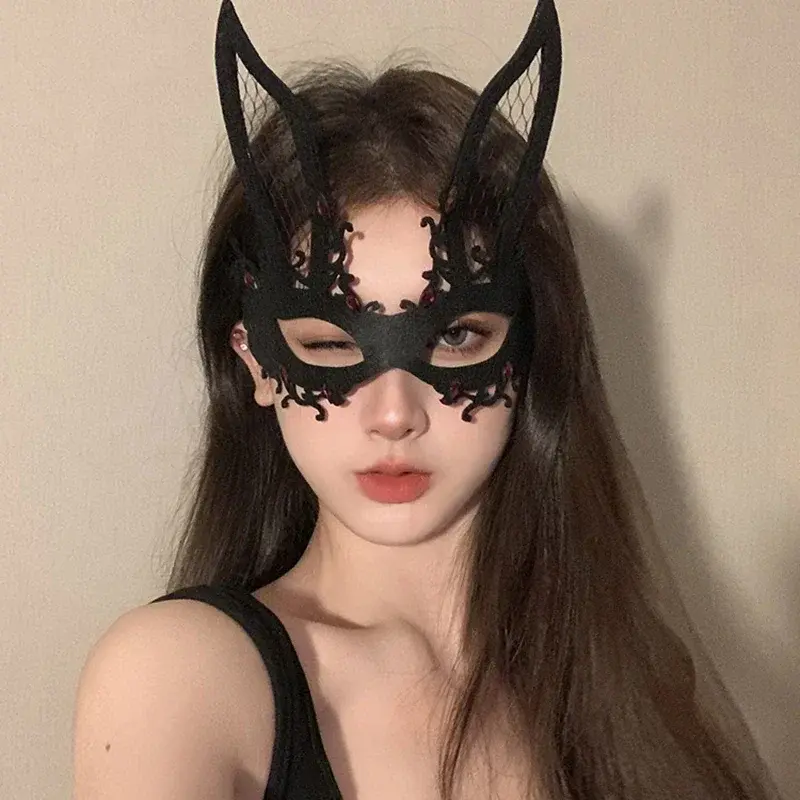 Sexy Women Hollow Lace Masquerade Face Mask Princess Black Feather Prom Party Props Girl Party Costume Masquerade Cosplay Mask