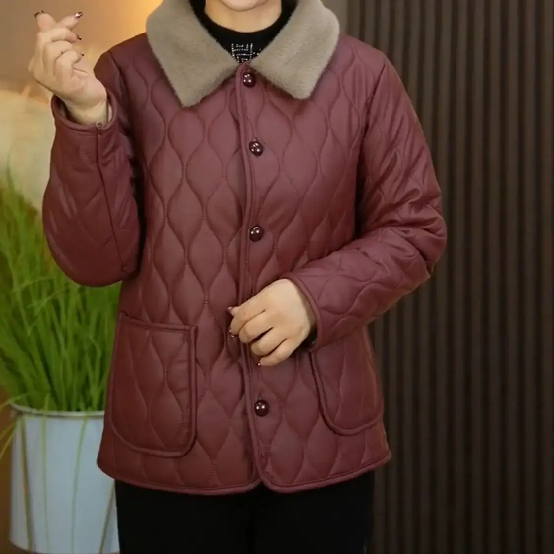 New Hot Sale Of The Season Fashion Mom Coat Autumn Winter Thickened Cotton Jacket Casual Women's Small Cotton Clothes Warm Styli