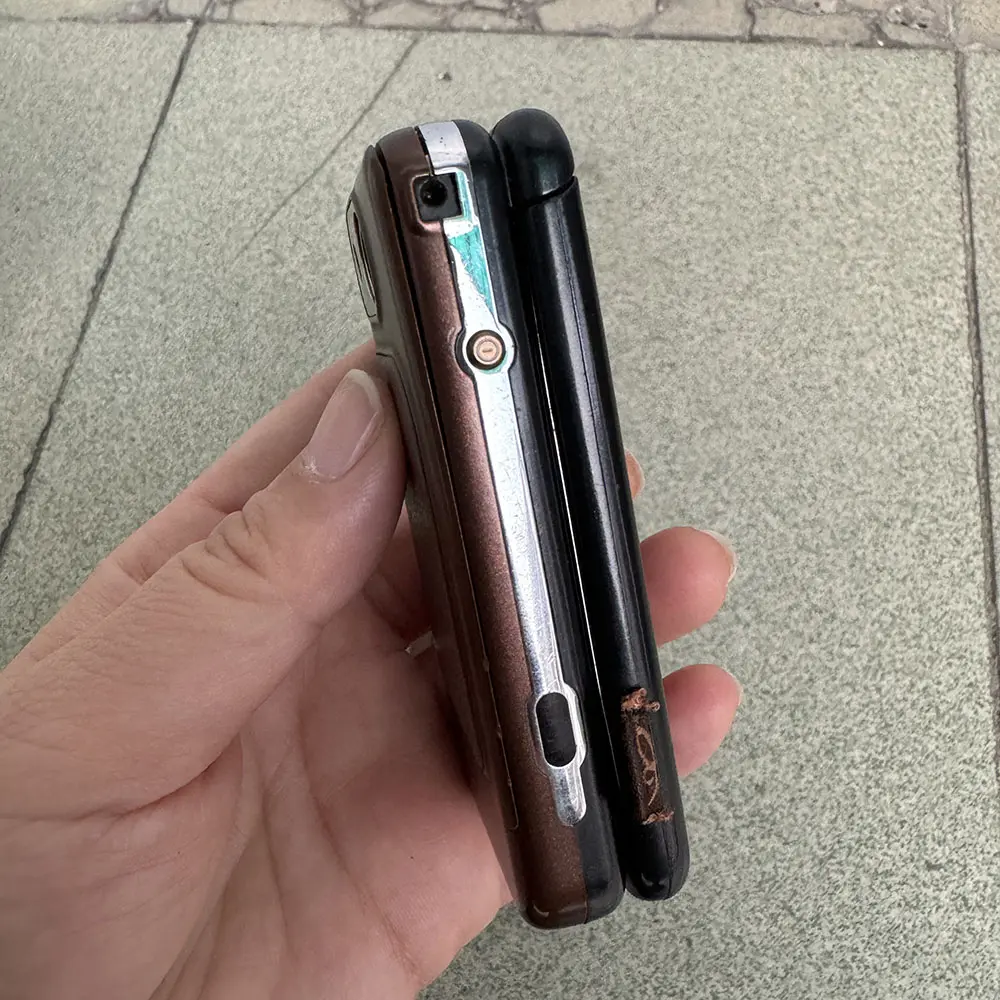 Full Original 7390 Flip Mobile Phone Second-hand Used Phone 2G 3G GSM Unlocked Old Cellphone Collection Made in 2006