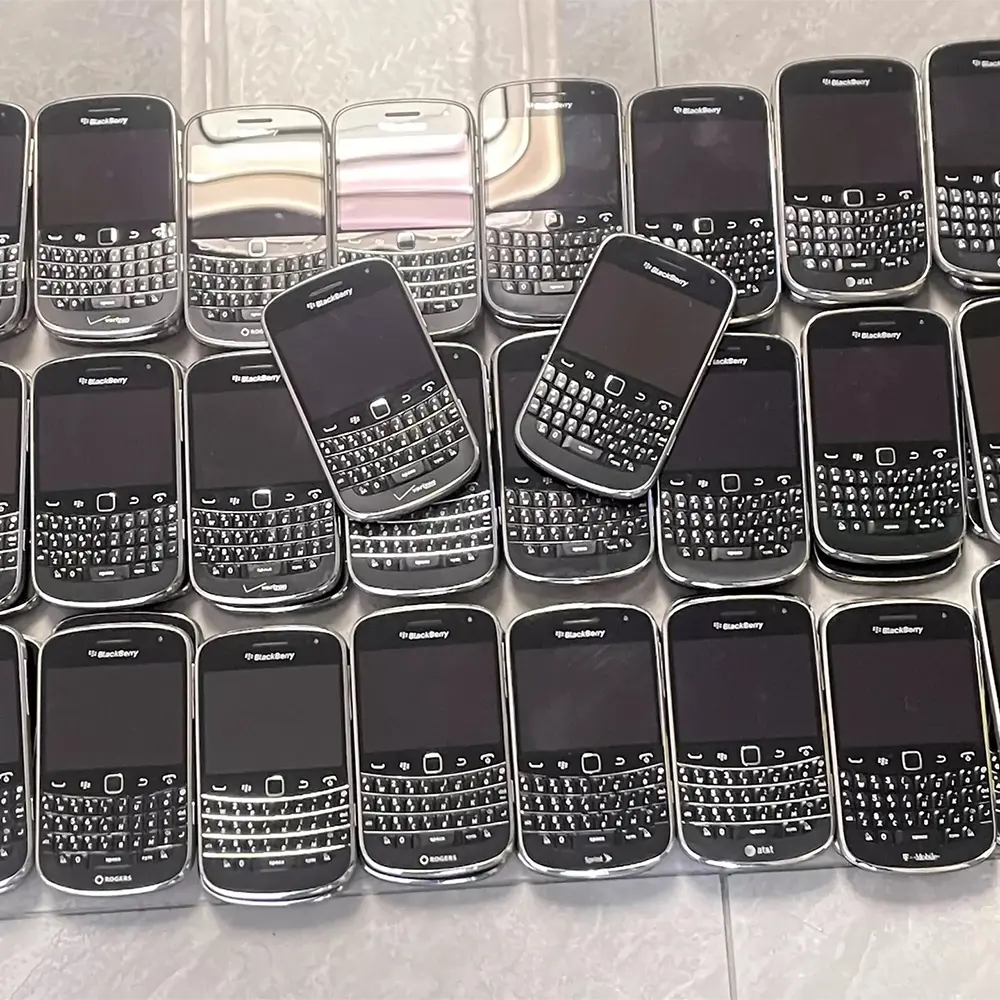 Blackberry 9930 Original Unlocked 9930 / 9900 Random Shipment bold Qwerty keypad 2G/3G network 2.8" touch screen WiFi phone
