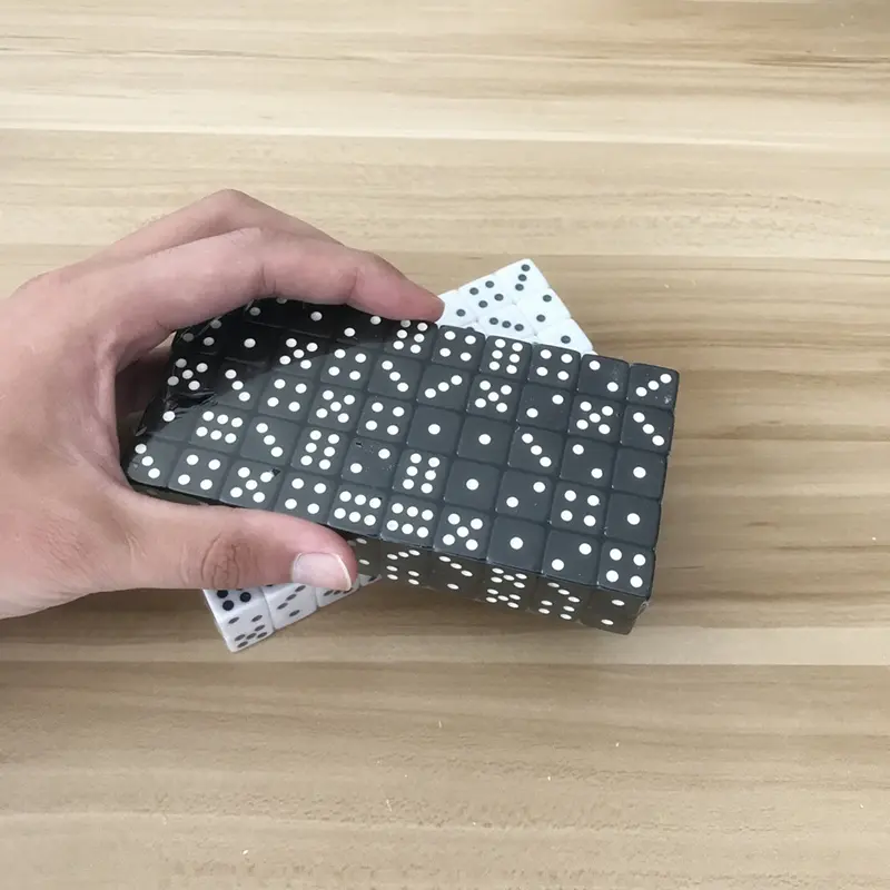 Yernea 100Pcs High-quality 14mm Dice Black and White Square Corner RPG Dice Set Puzzle Dice Wholesale Club Party Game