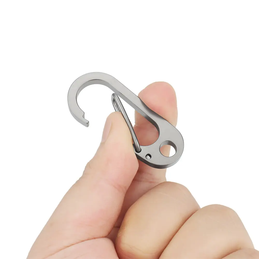 2pcs Simple Style Titanium Alloy Key Chain Buckle Outdoor EDC Tool Keyring Accessories