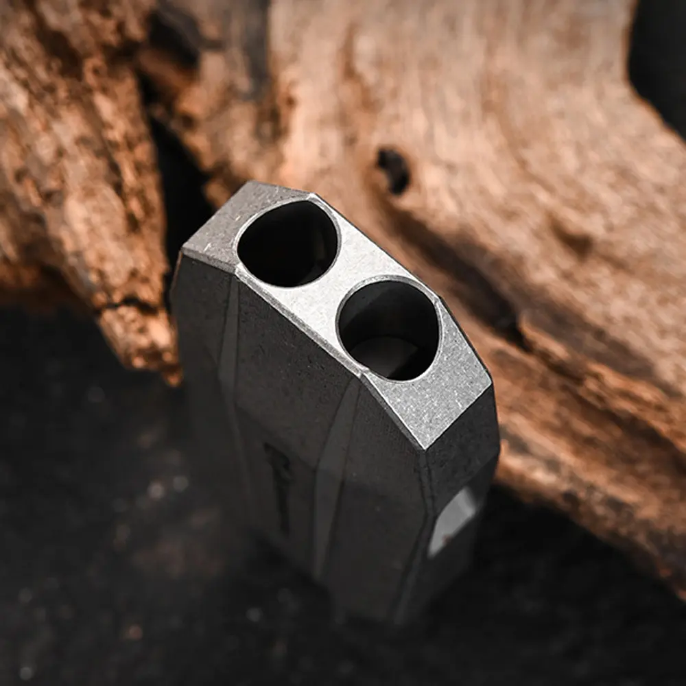 Whistle Titanium Alloy Whistle Keychain Pendant Portable EDC Camping Portable Outdoor Tool