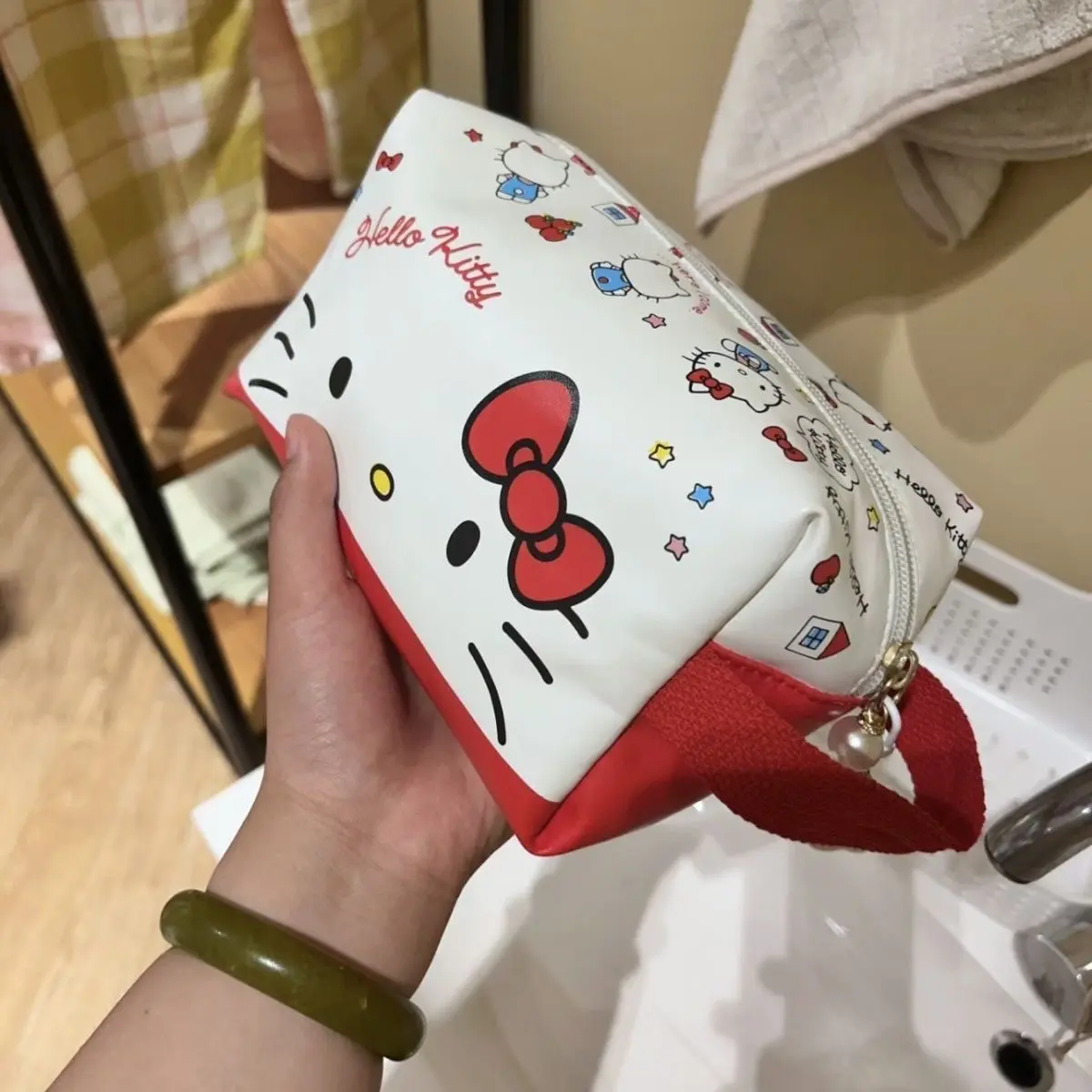 Sanrio Cute Cartoon Large Capacity Makeup Bag Small Outdoor Waterproof Portable Handheld Travel Storage Bag