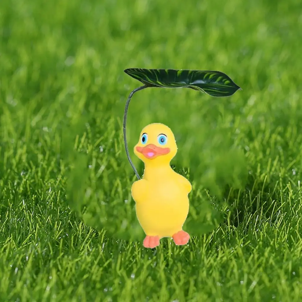 Crafts Cartoon Duck Umbrella Ornament Resin Cute Animal Sculpture Waterproof Ducks Statue Water Tank