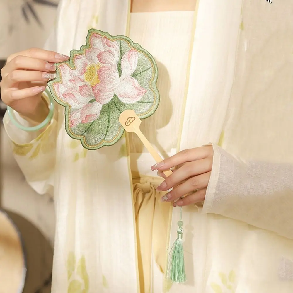 Ancient Handheld Embroidered Round Fan with Pendant Tassels Chinese Style Fan Lotus Butterfly Group Fan Photography Prop