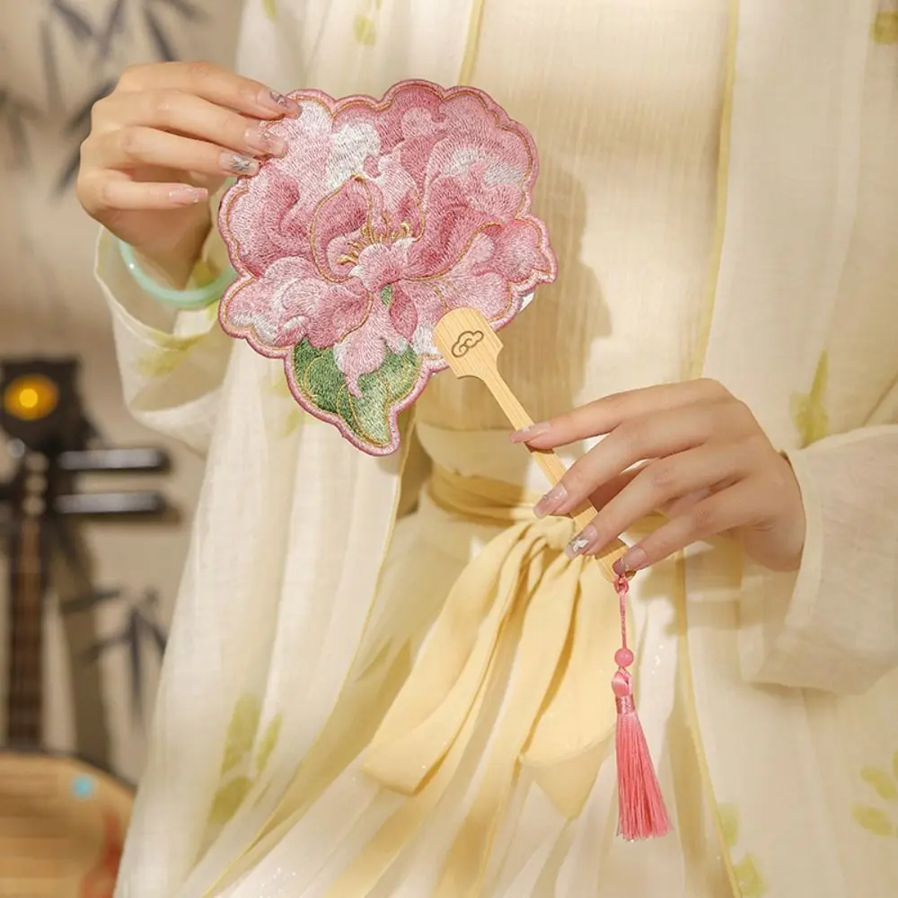 Ancient Handheld Embroidered Round Fan with Pendant Tassels Chinese Style Fan Lotus Butterfly Group Fan Photography Prop