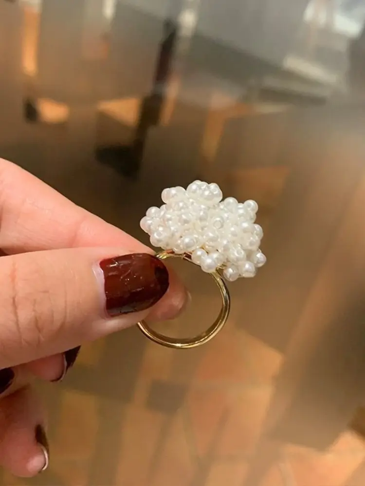 South Korea's New Sweet Pearl Flower Closed Ring Female Elegant Simple Everything with Red Index Finger Jewelry for Women