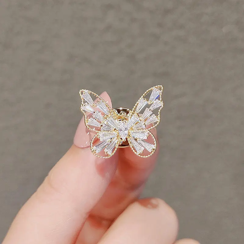 Butterfly Brooches for Women Metal Anti-glare Lapel Pin Fixed Clothes Pins Sweater Coat Clothing Accessories