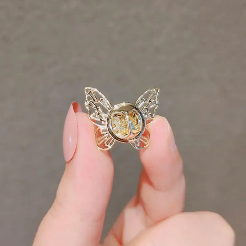 Butterfly Brooches for Women Metal Anti-glare Lapel Pin Fixed Clothes Pins Sweater Coat Clothing Accessories