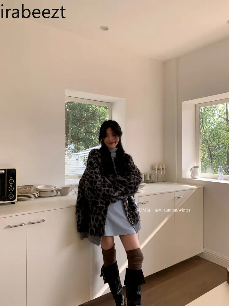 Fashion Unique Super Good-looking Sweater Women's Autumn and Winter Waist Leopard Print Age Reduction Coat Fashion Knitwear