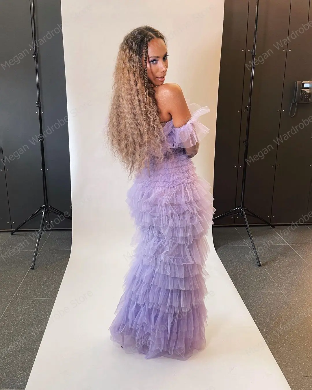 Pretty Pleated Ruffled Tulle Dresses For Women Lavender Strapless Tiered Lush Mesh Long Party Dresses Without Glove