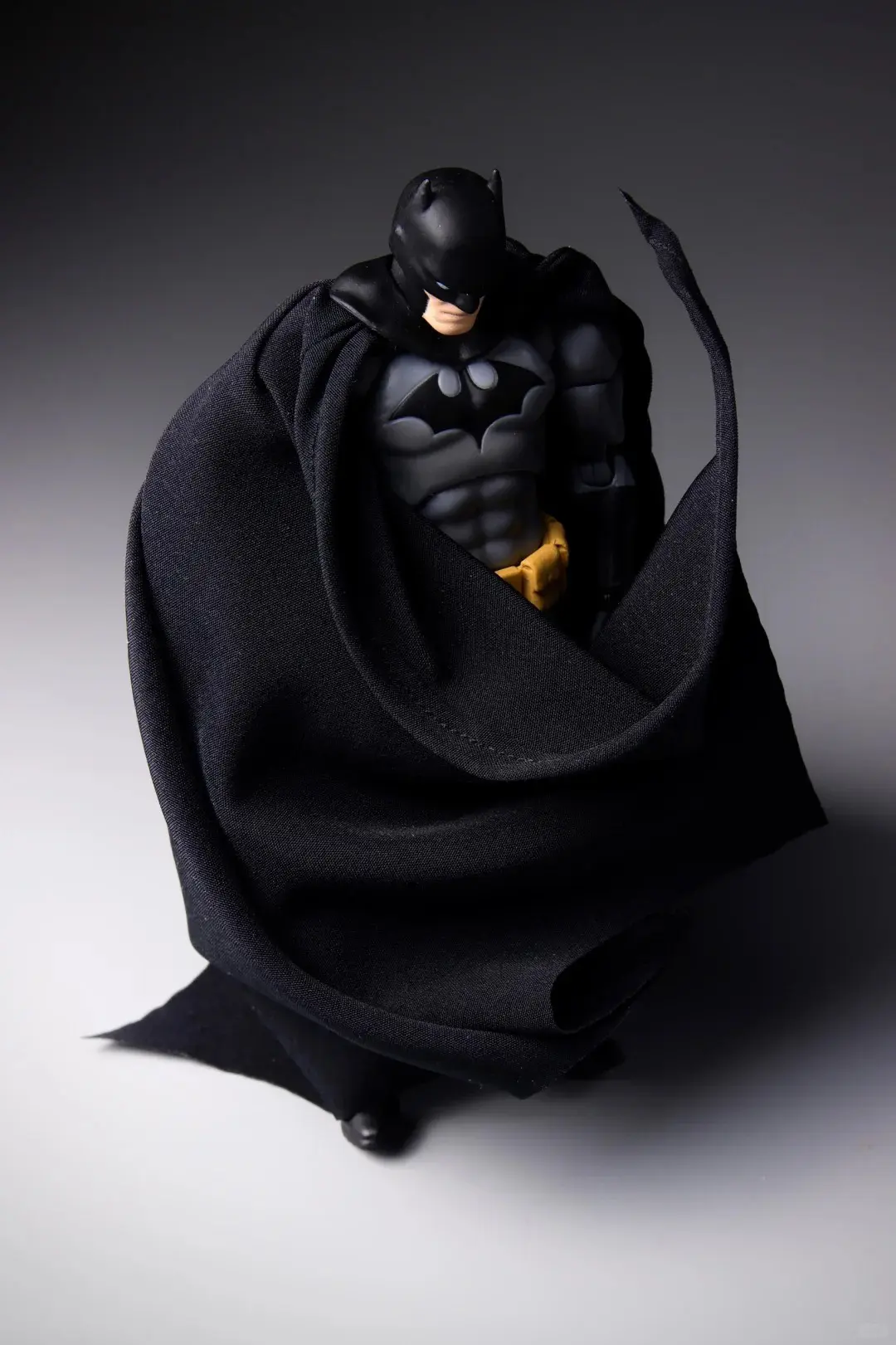 Original CT Toys Batman Figure Batman Mafex 126 Action Figures DC Justice League Hush Figure The Dark Knight Collection Kid Toy