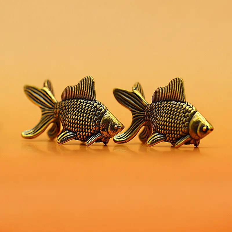 Goldfish Figurines Retro Brass Lucky Animal Statue Ornament Home Decor Desk Decoration Tea Pet Cute Gifts