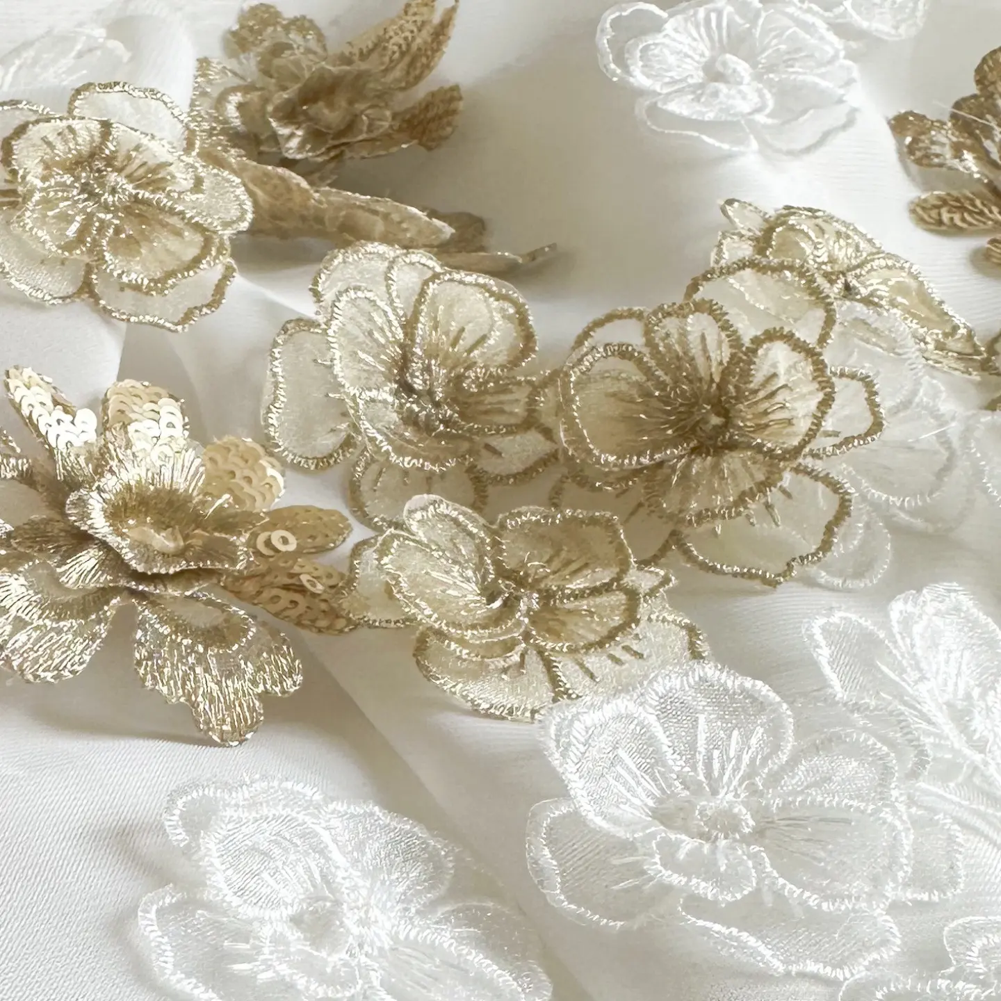 10Pcs  Flower  Embroidery Patches Fabric For Dress Coat Bags Accessories Sewing Patch Handmade Applique Repair Crafts Supplies