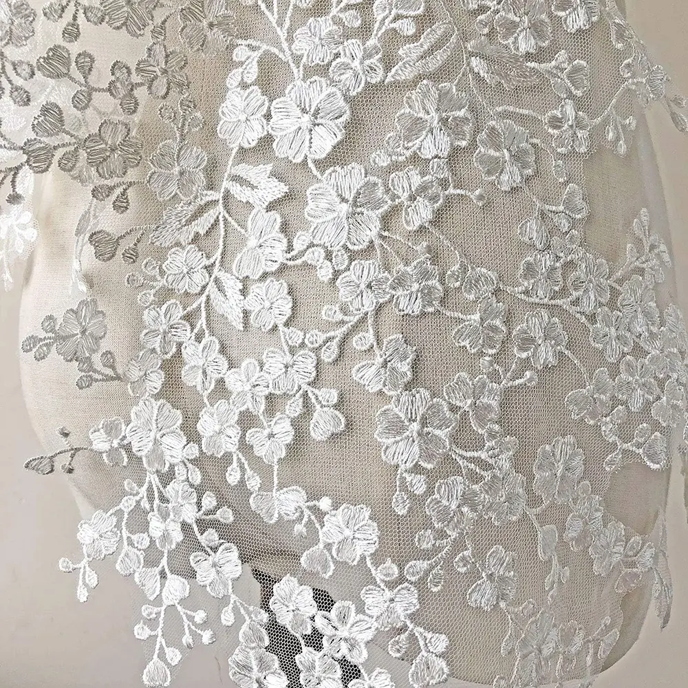 1 Pcs Black White Embroidery Clover Flower Patch DIY Wedding Dress Patch And Accessory Repair 51*32CM