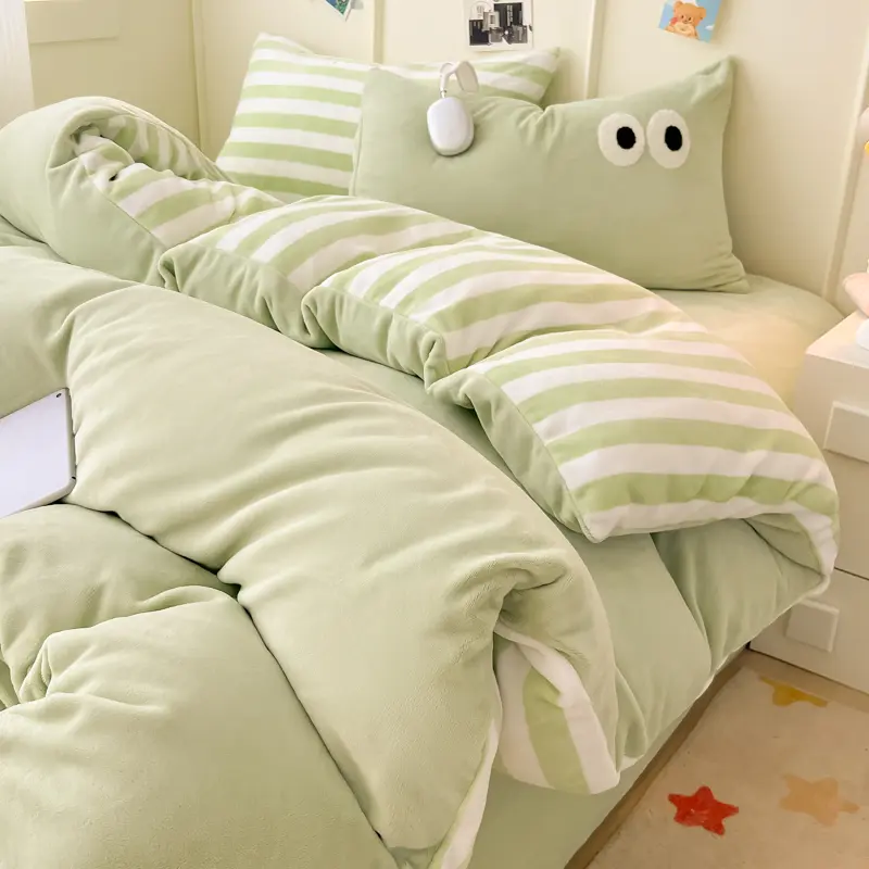 Simple Milk Velvet Warm Bedding Set Winter Soft Comfortable Queen Duvet Cover Coral Fleece Quilt Cover Cozy Eye Decor Pillowcase
