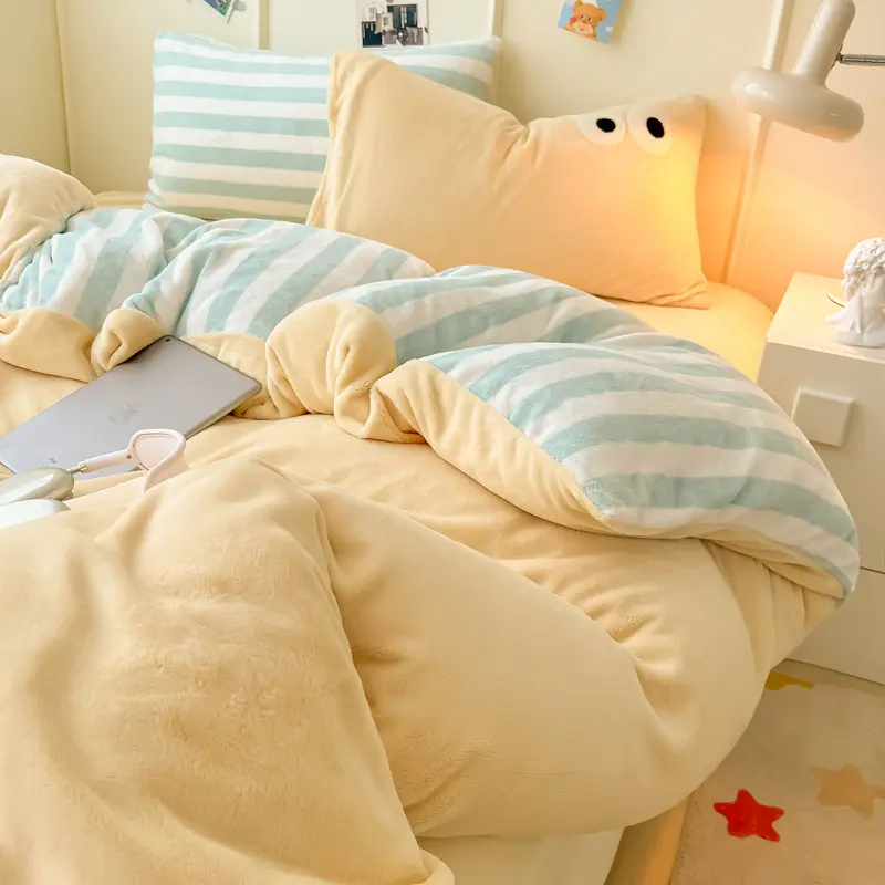 Simple Milk Velvet Warm Bedding Set Winter Soft Comfortable Queen Duvet Cover Coral Fleece Quilt Cover Cozy Eye Decor Pillowcase