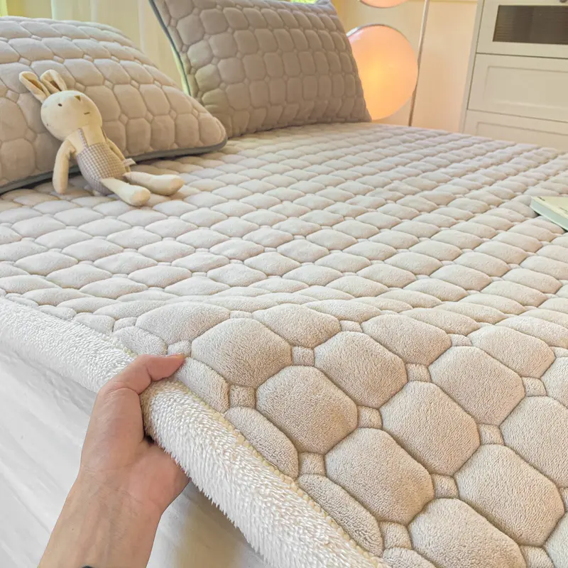 Winter Thicken Warm Milk Velvet Mattress Toppers Solid Bed Sheet Fold Thin Tatami Mat Non-slip Mattress Cover Double Bedspread